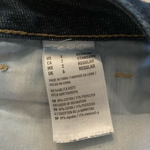 American Eagle Size 2 Women’s dark wash, button fly distressed “girlfriend” jean - Picture 3 of 9